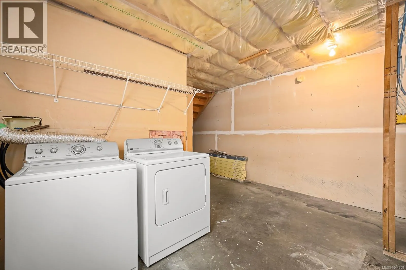 B 2221 Embleton Cres