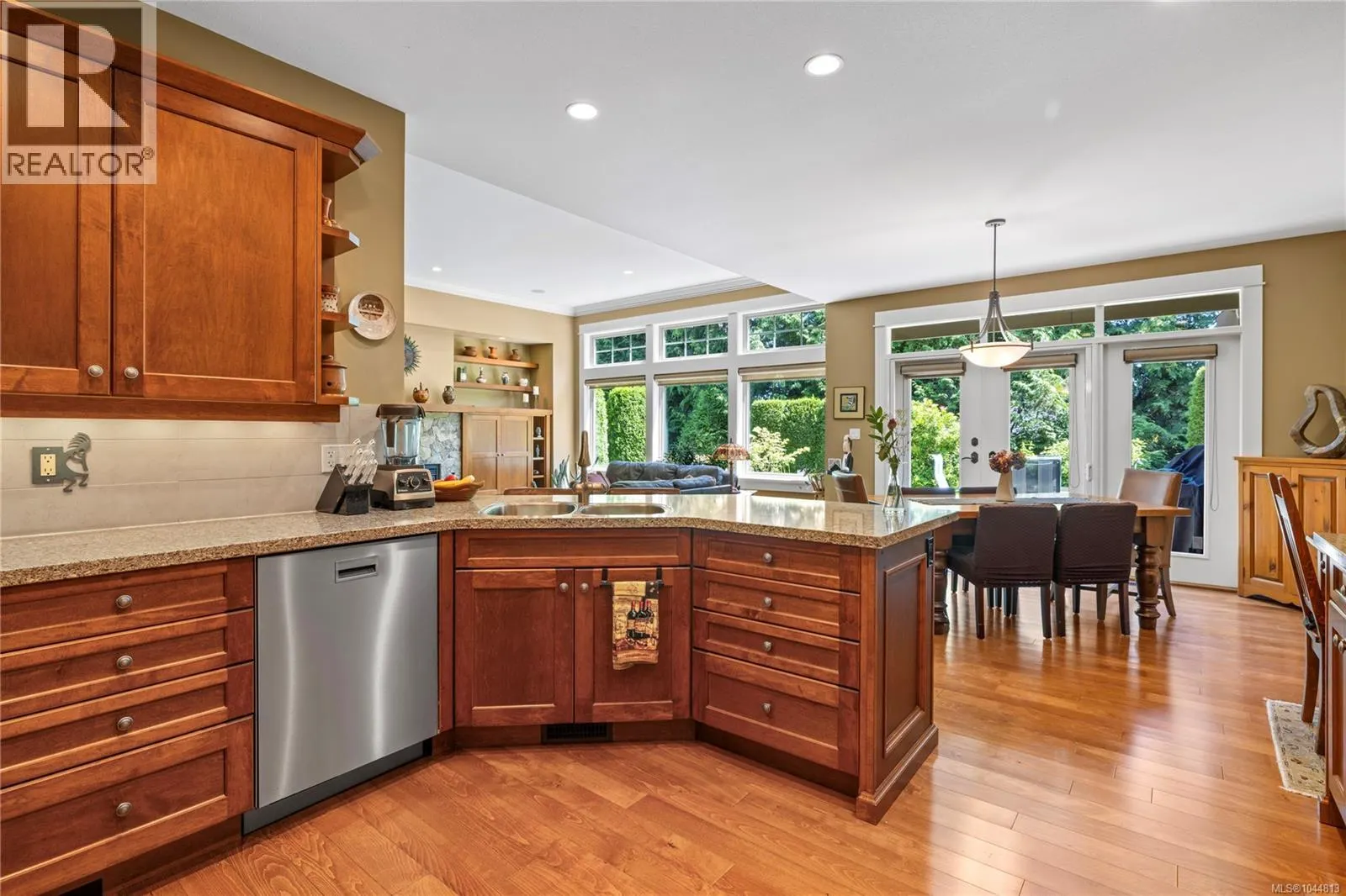 649 Eaglewood Crt