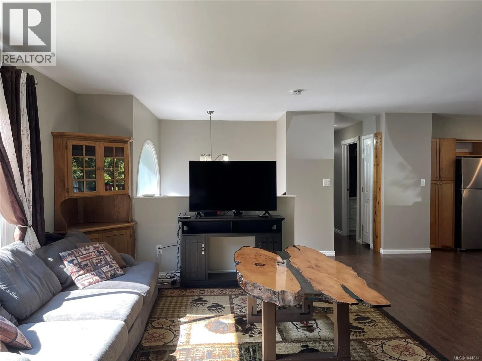 3731 Fowlie Cres