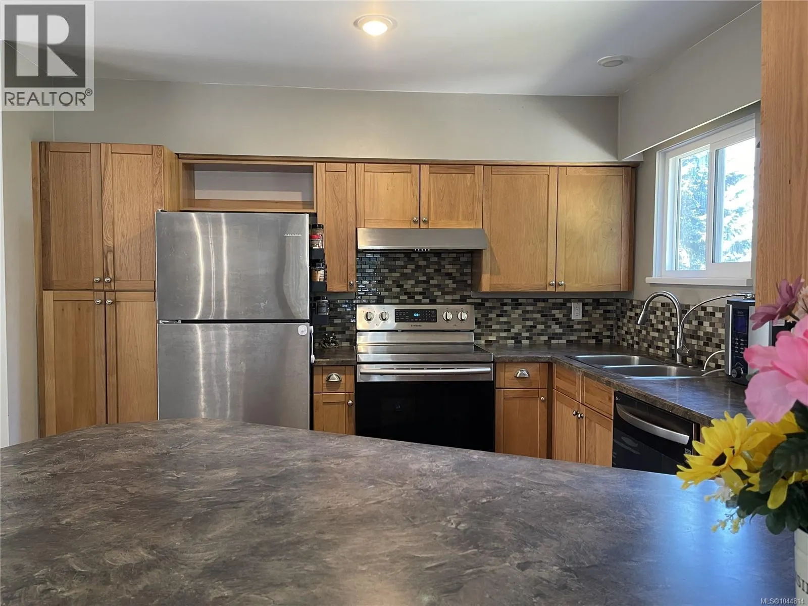 3731 Fowlie Cres
