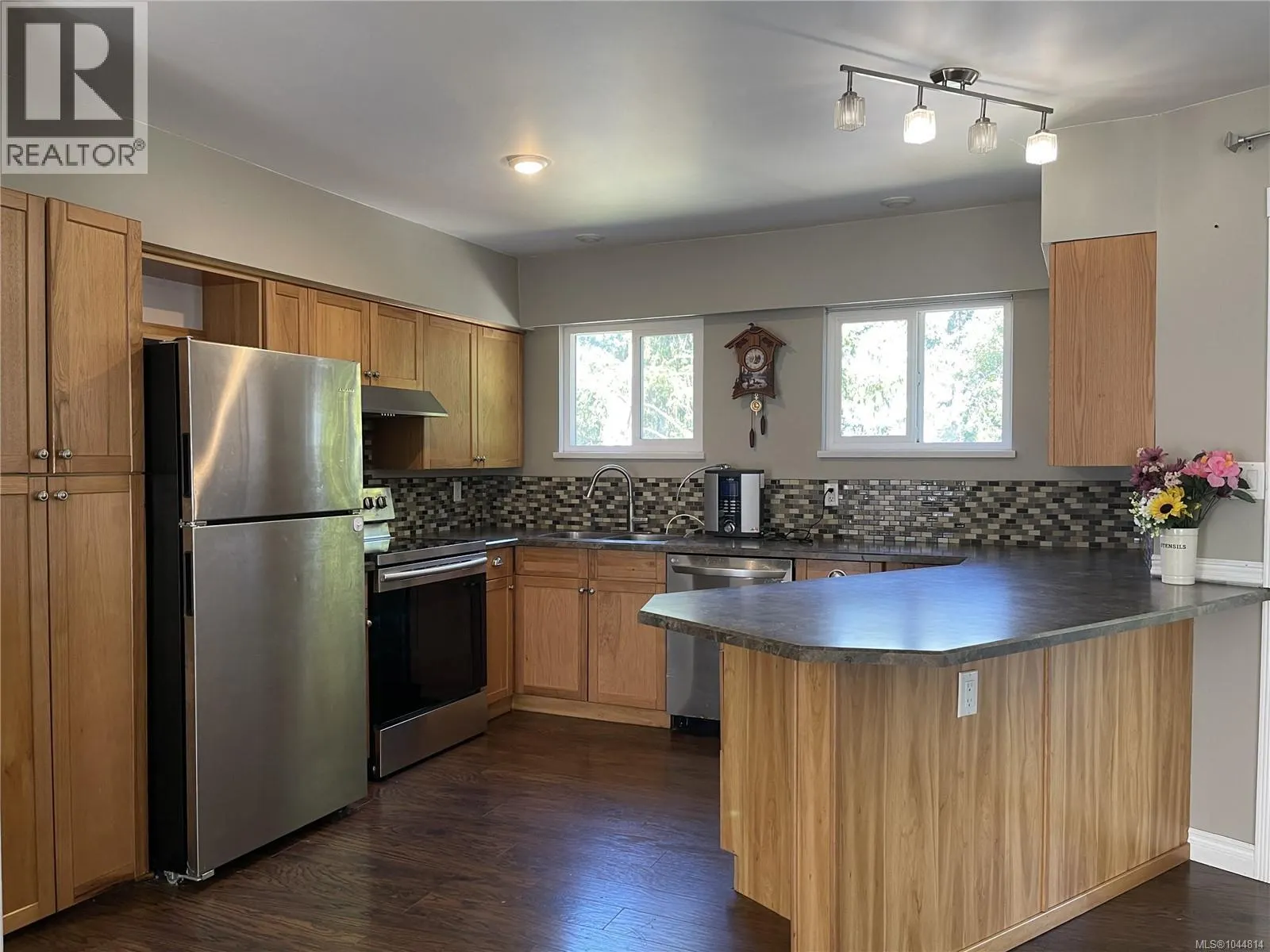 3731 Fowlie Cres