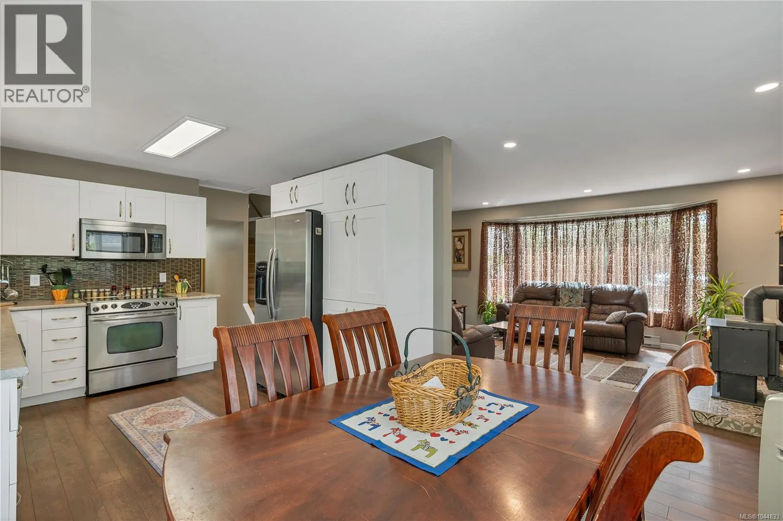 860 NICHOLLS Rd