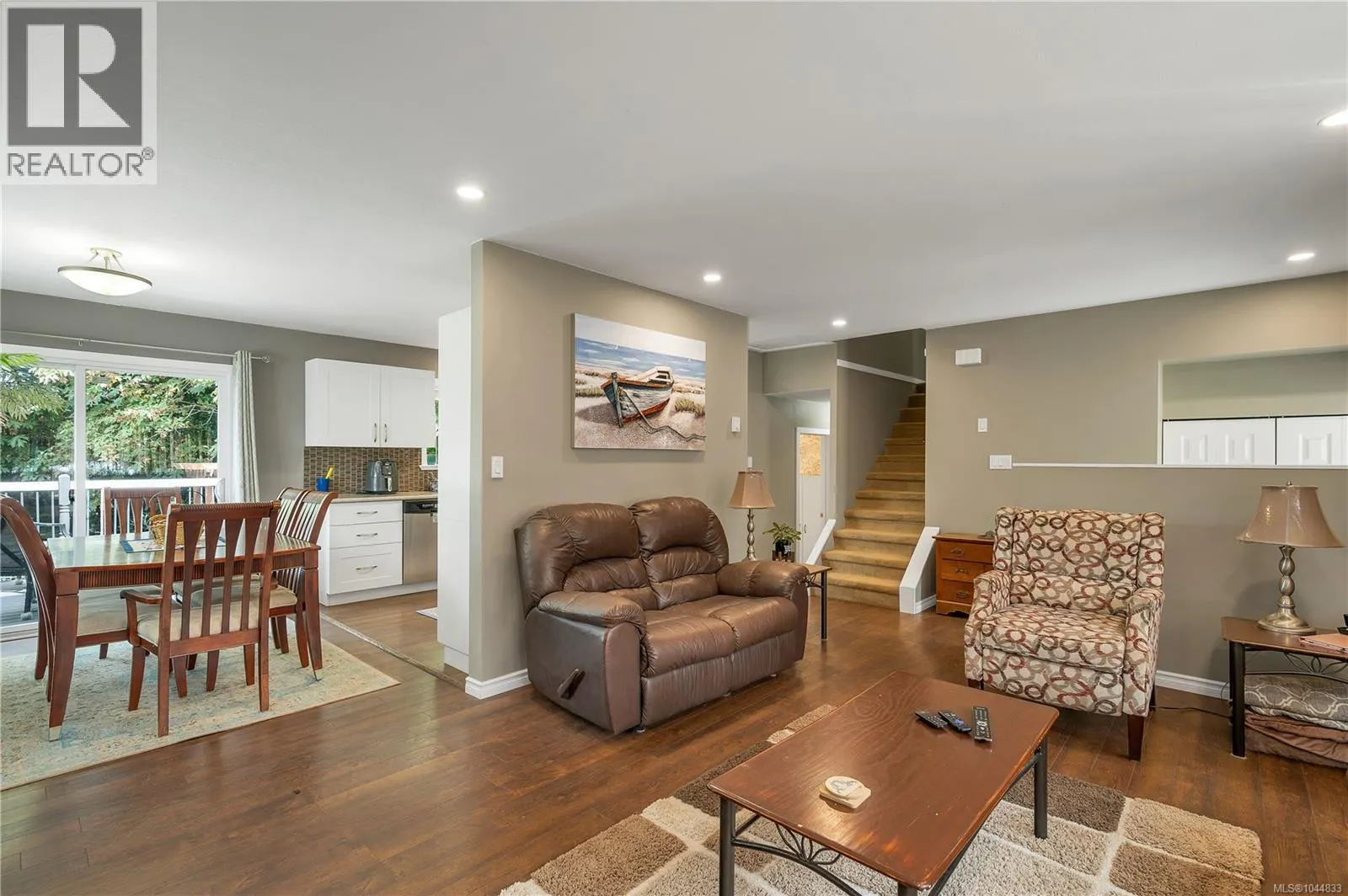 860 NICHOLLS Rd