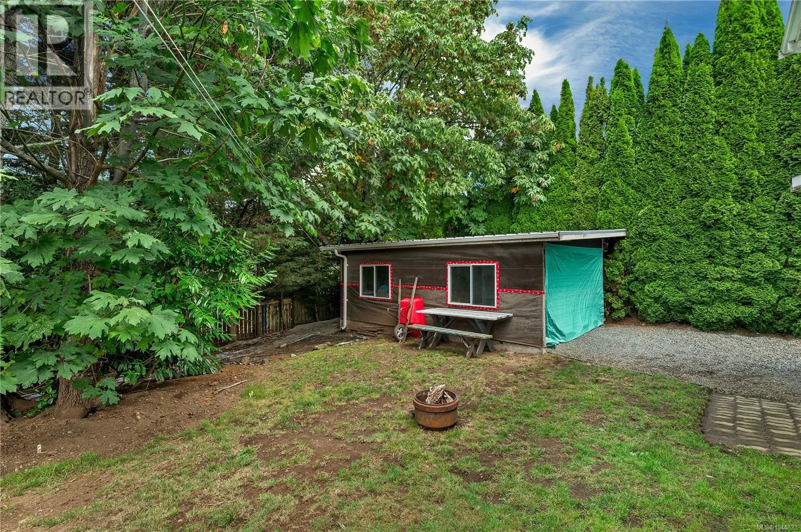 860 NICHOLLS Rd