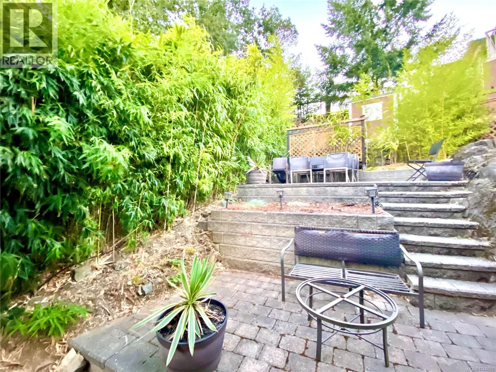 3702 Glen Oaks Dr