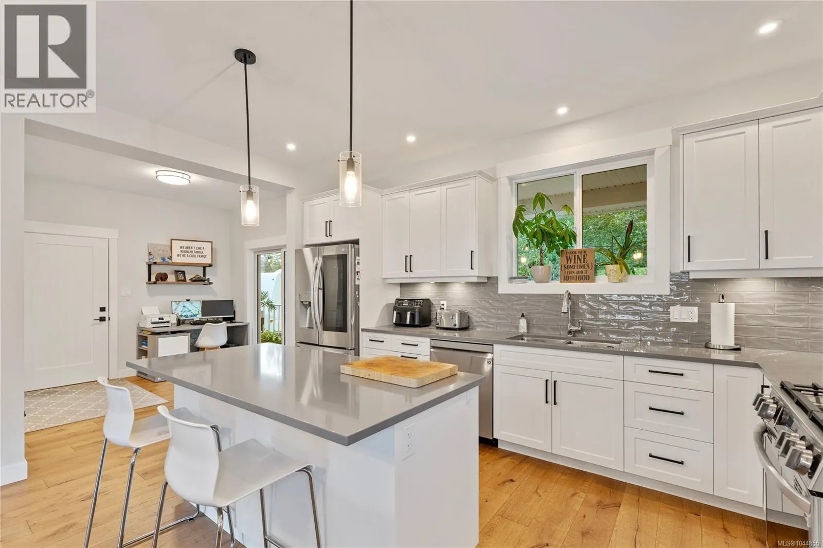 2052 Ernest Lane