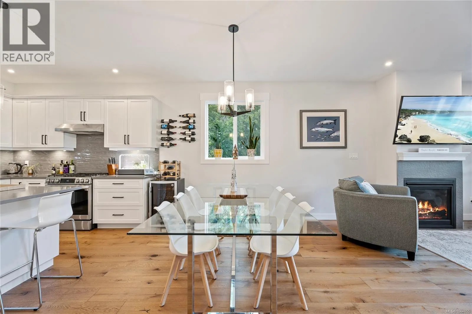 2052 Ernest Lane