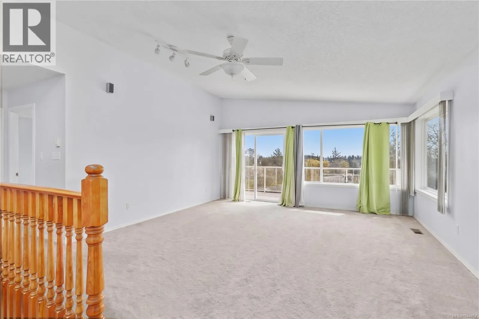 863 Parklands Dr
