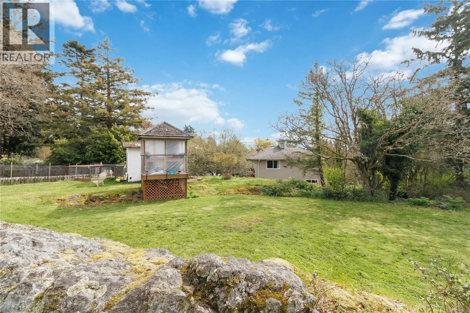 863 Parklands Dr