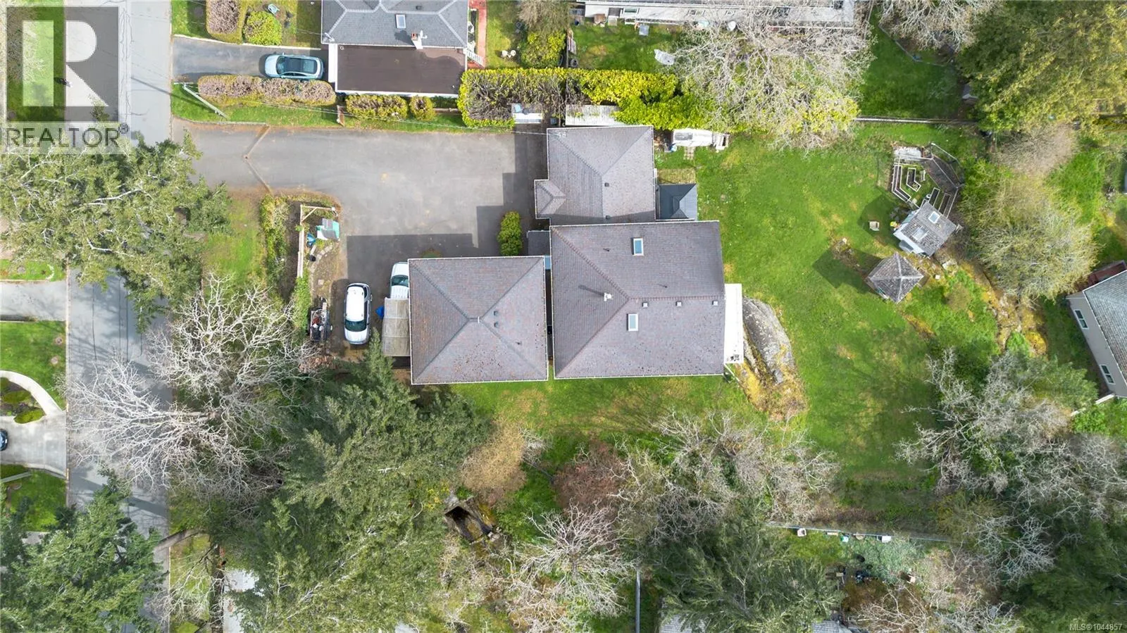 863 Parklands Dr