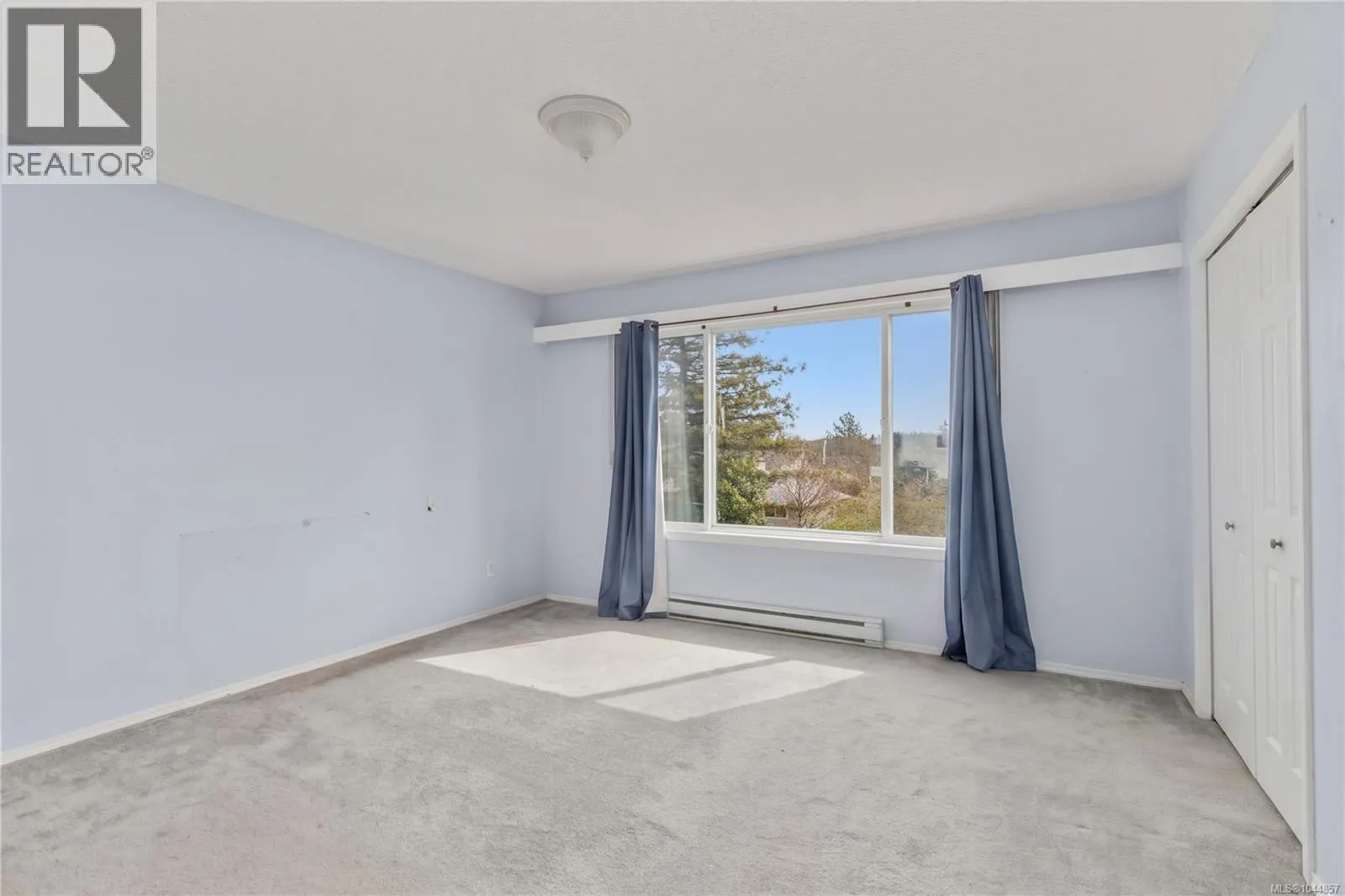 863 Parklands Dr