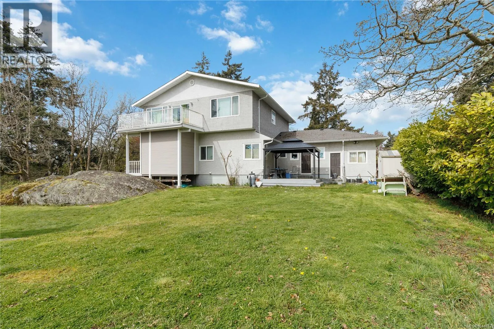 863 Parklands Dr