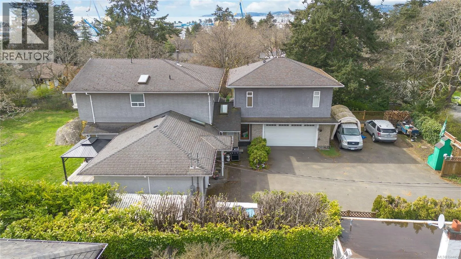 863 Parklands Dr