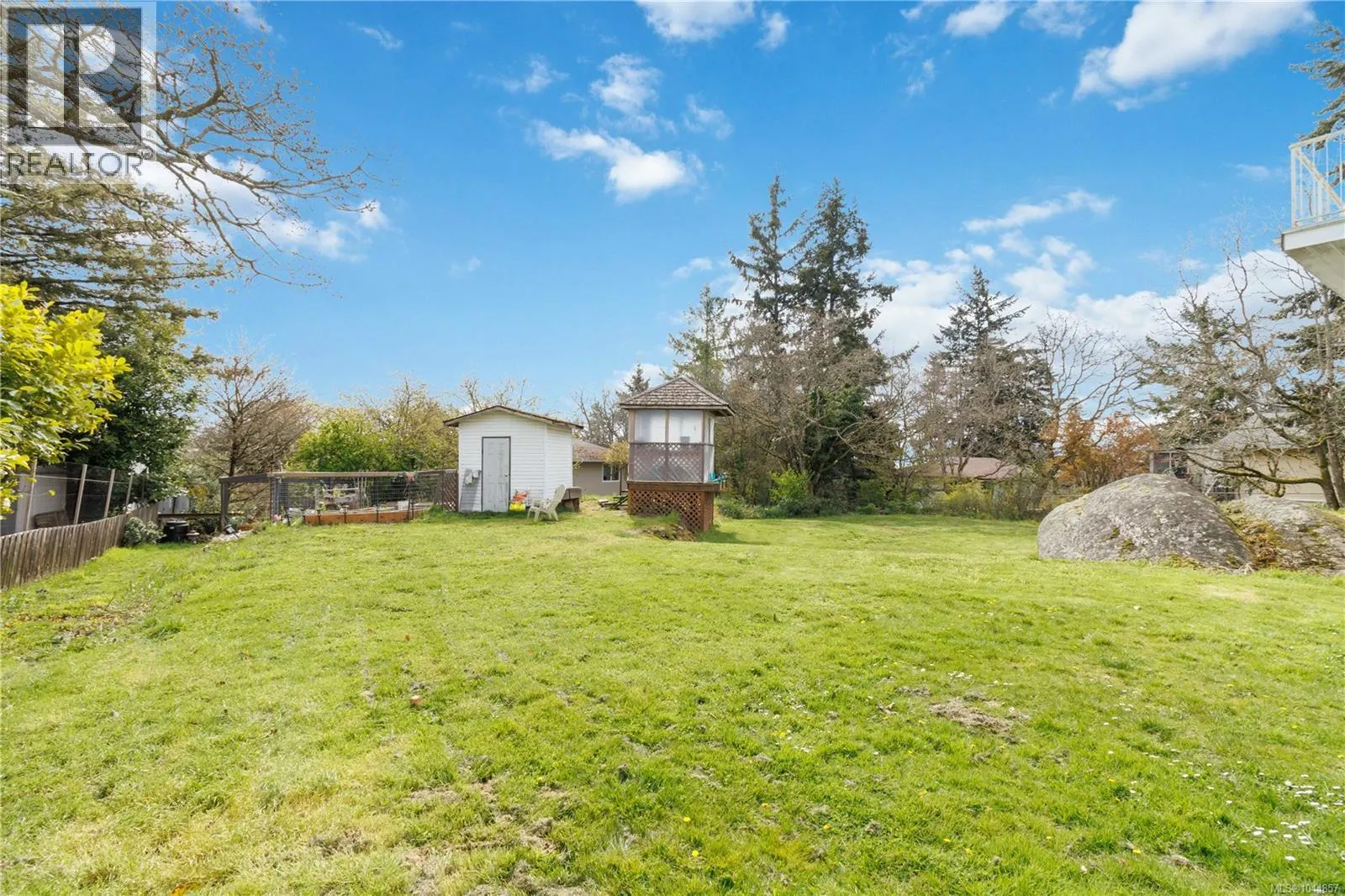 863 Parklands Dr
