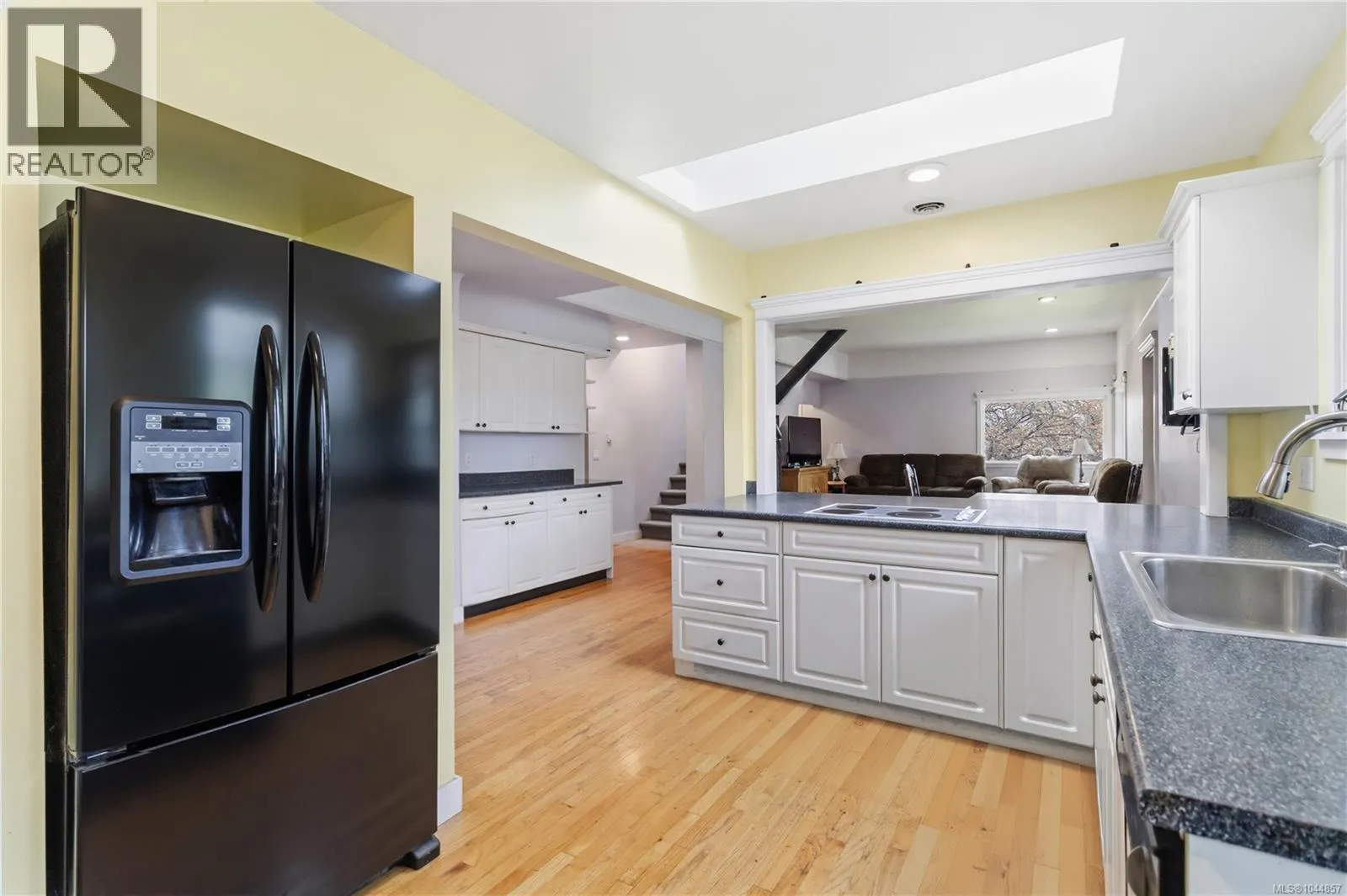 863 Parklands Dr