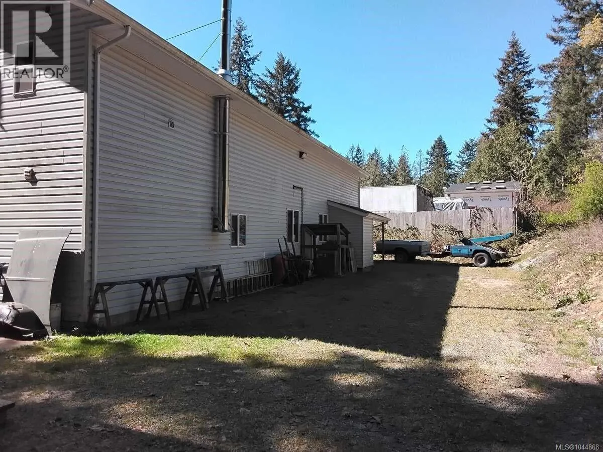 4759 Yellow Point Rd