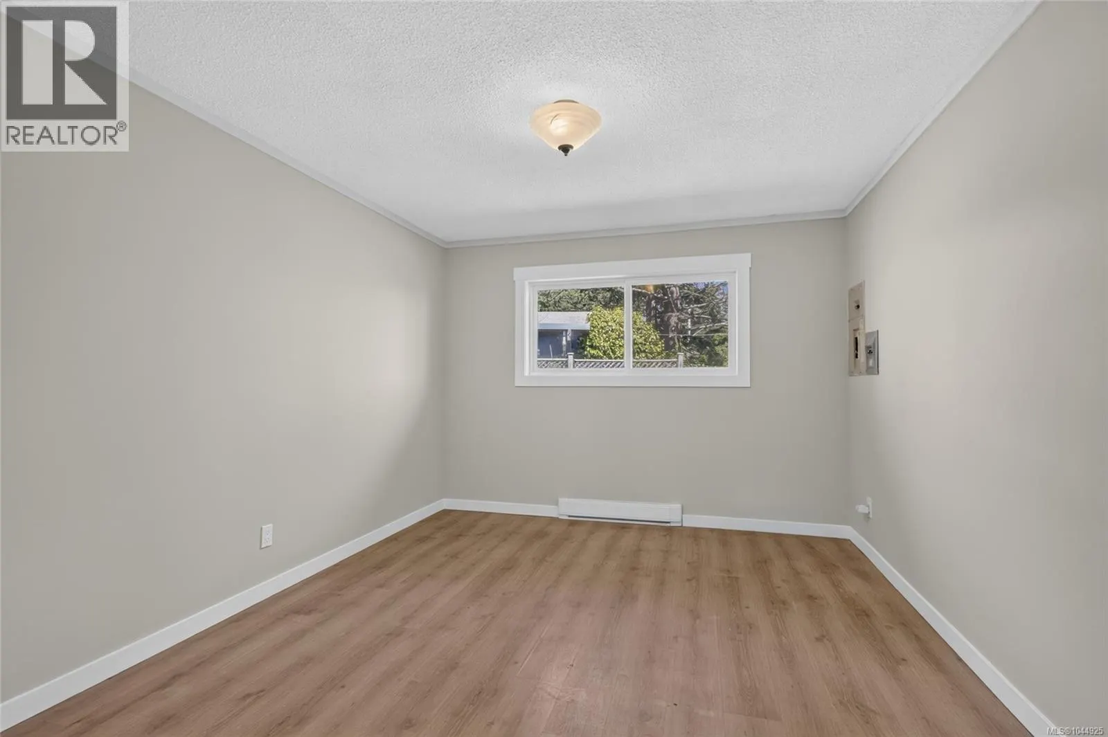 3584 Island Hwy