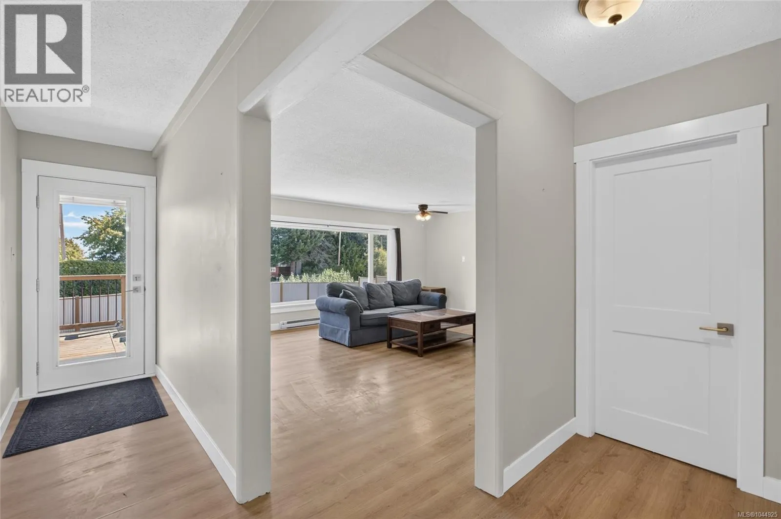 3584 Island Hwy