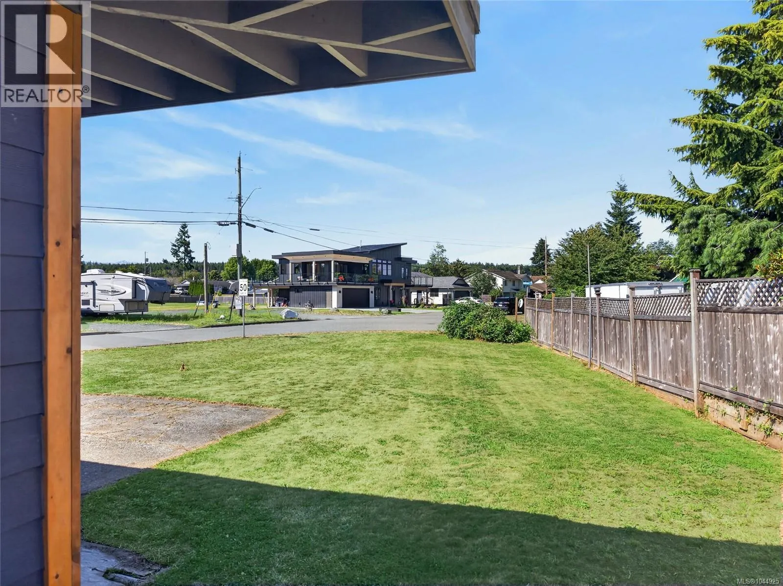 3584 Island Hwy