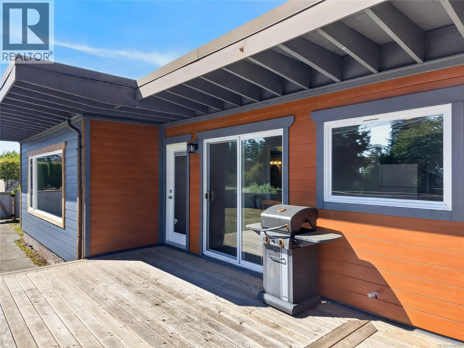 3584 Island Hwy