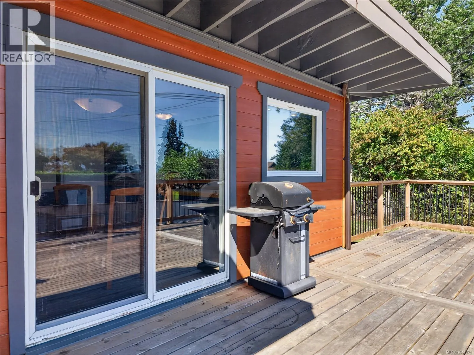 3584 Island Hwy