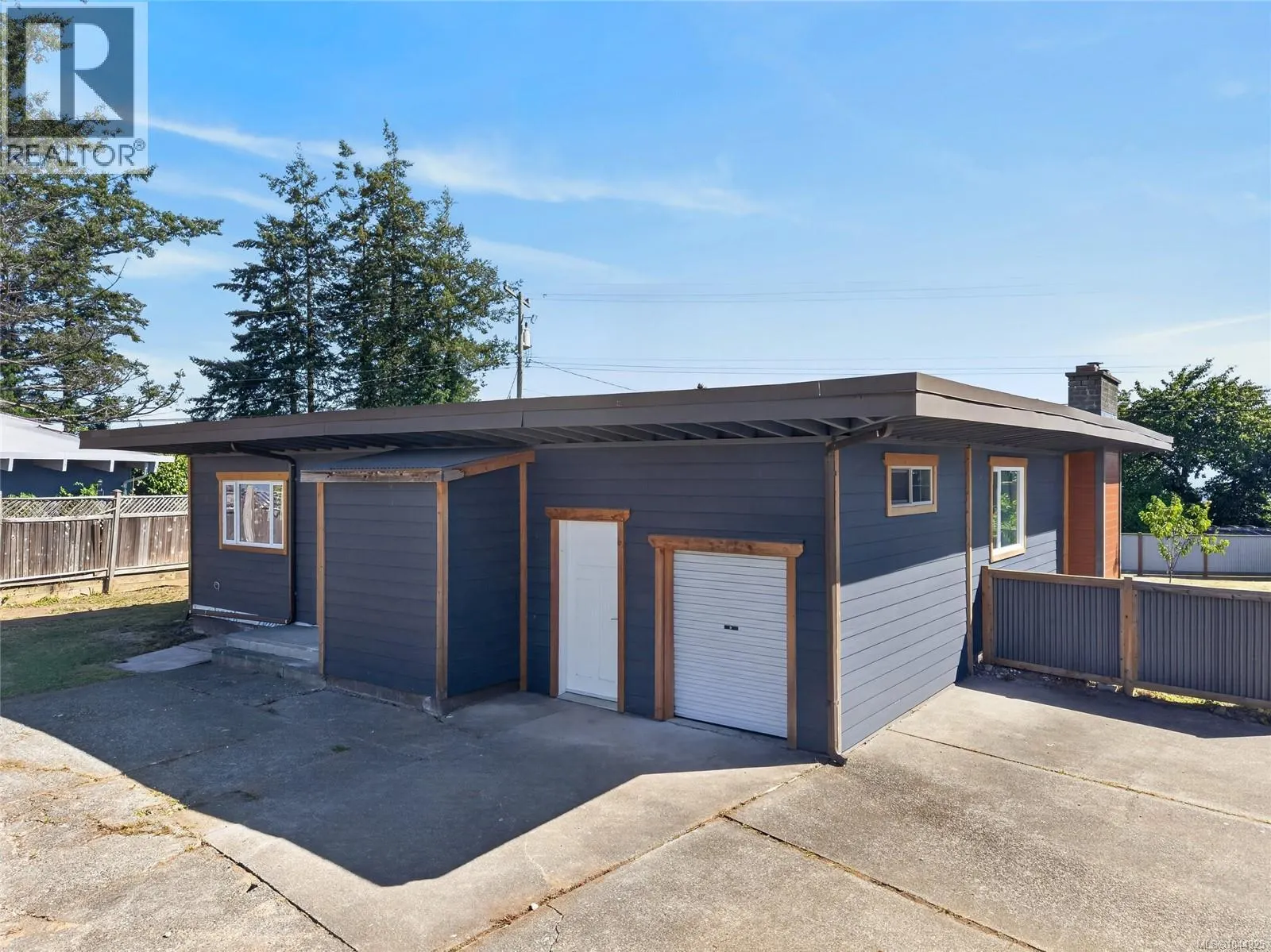 3584 Island Hwy