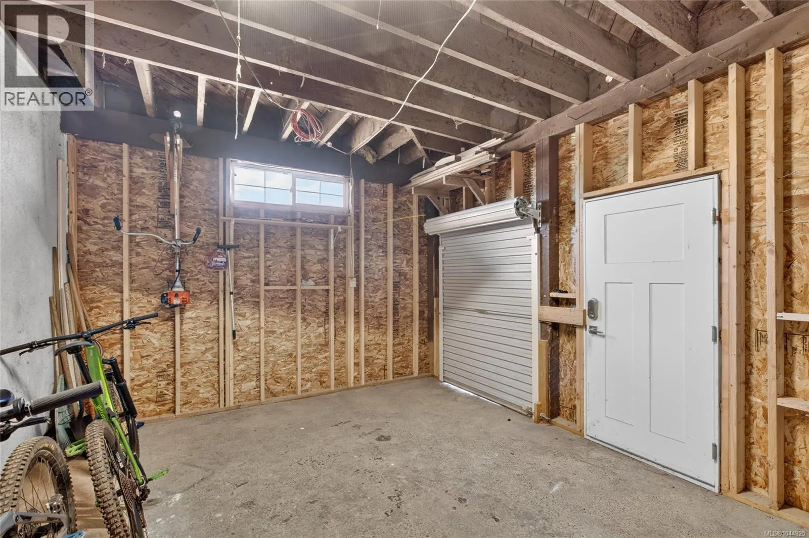3584 Island Hwy