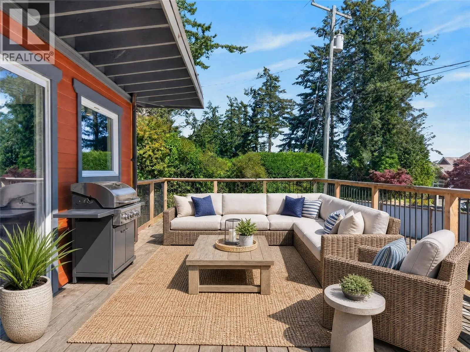 3584 Island Hwy