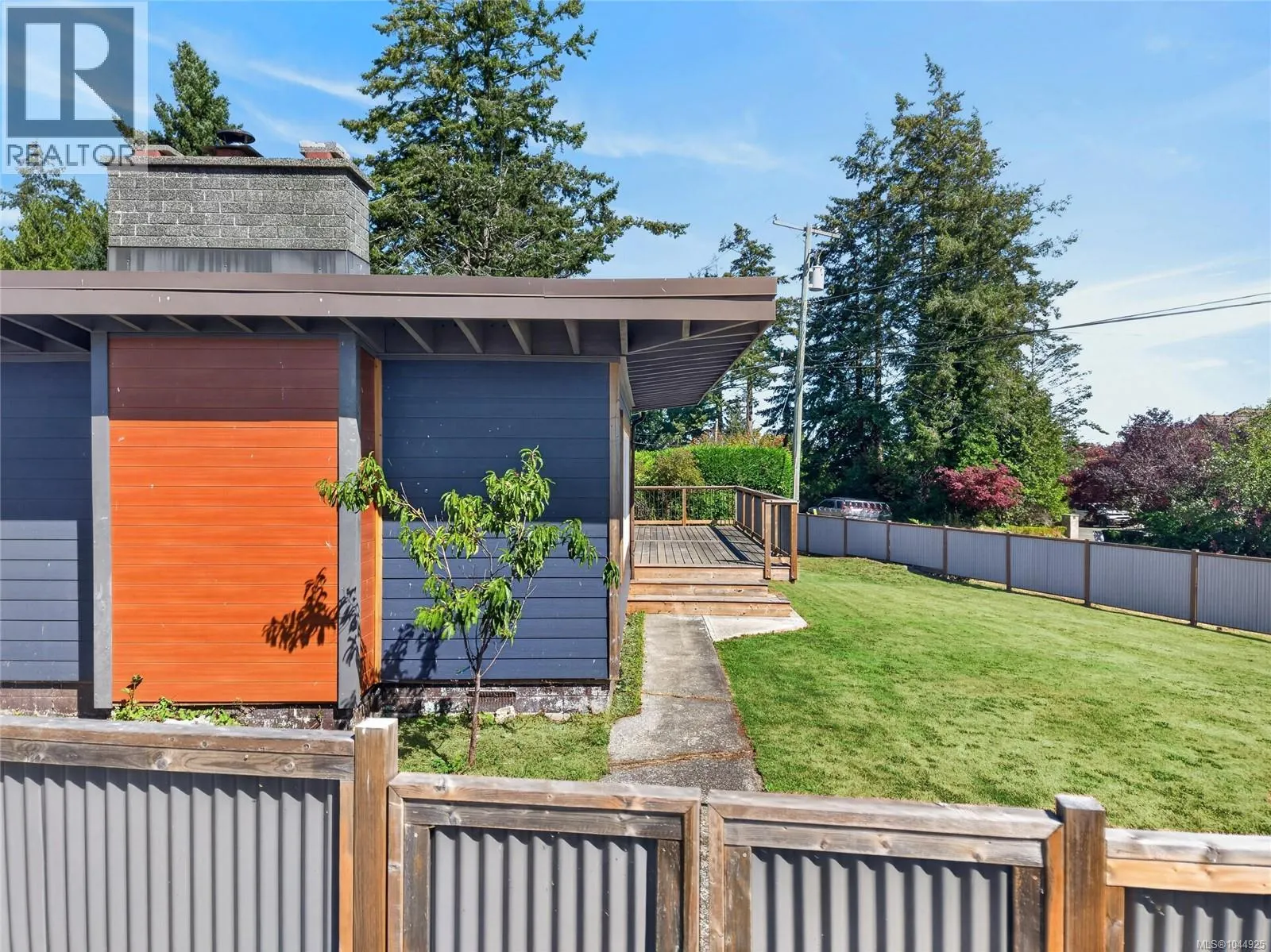 3584 Island Hwy