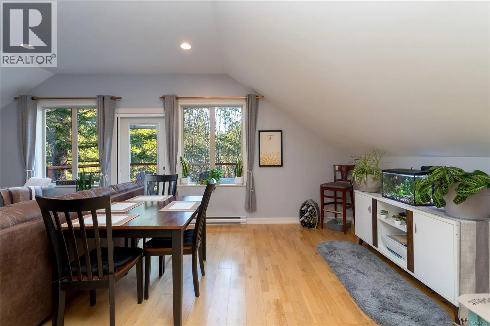 240 Viaduct Ave W