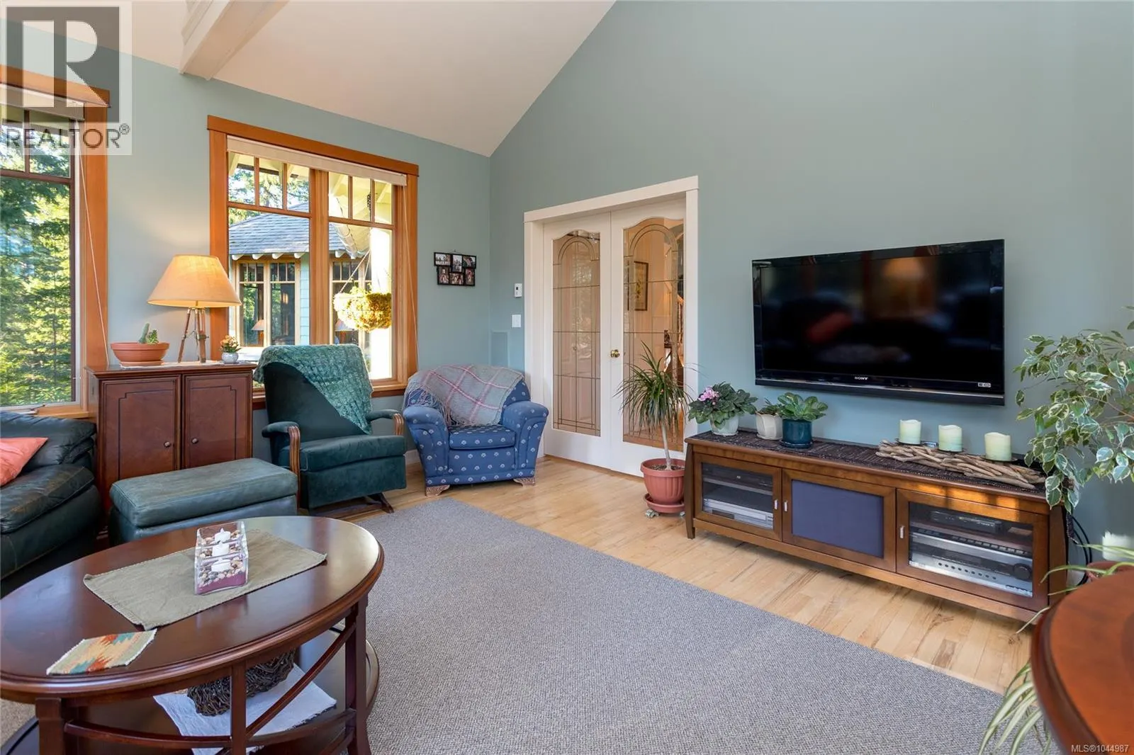 240 Viaduct Ave W
