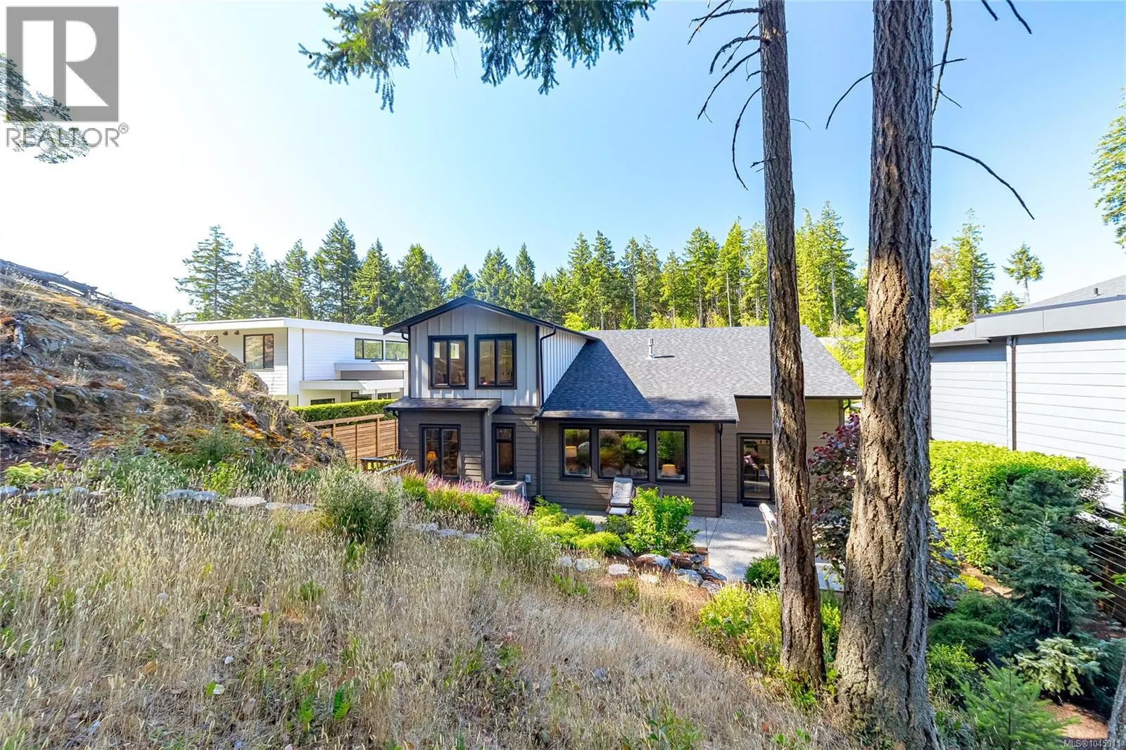 3845 Glen Oaks Dr