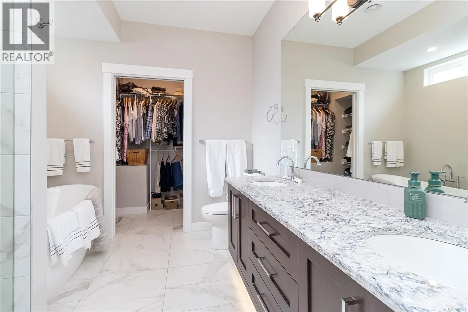 3845 Glen Oaks Dr