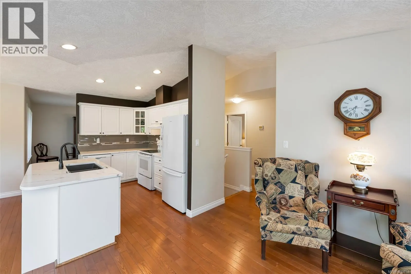 18 6000 St. Ann's Dr