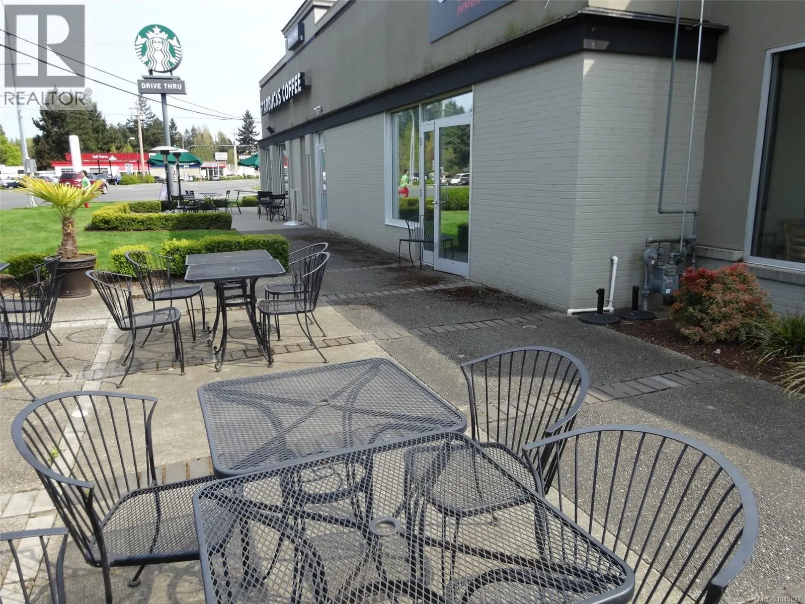 382 Island Hwy E