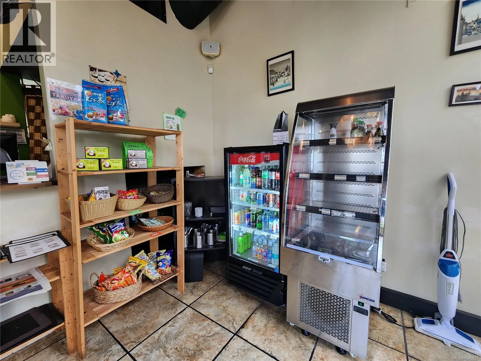 382 Island Hwy E