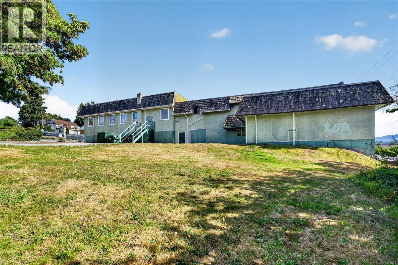3304 3rd Ave