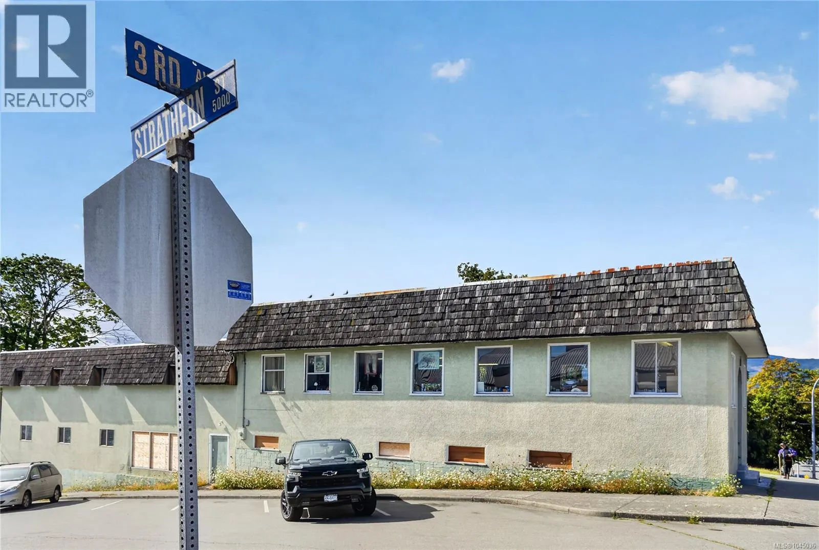 3304 3rd Ave