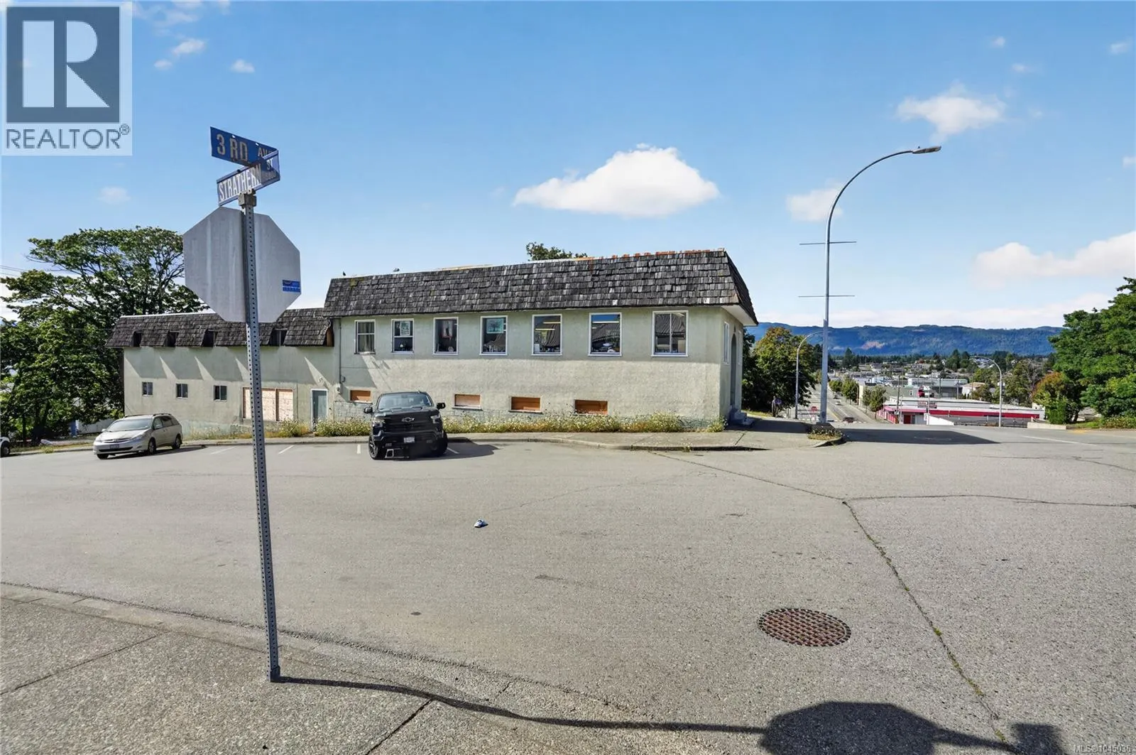 3304 3rd Ave