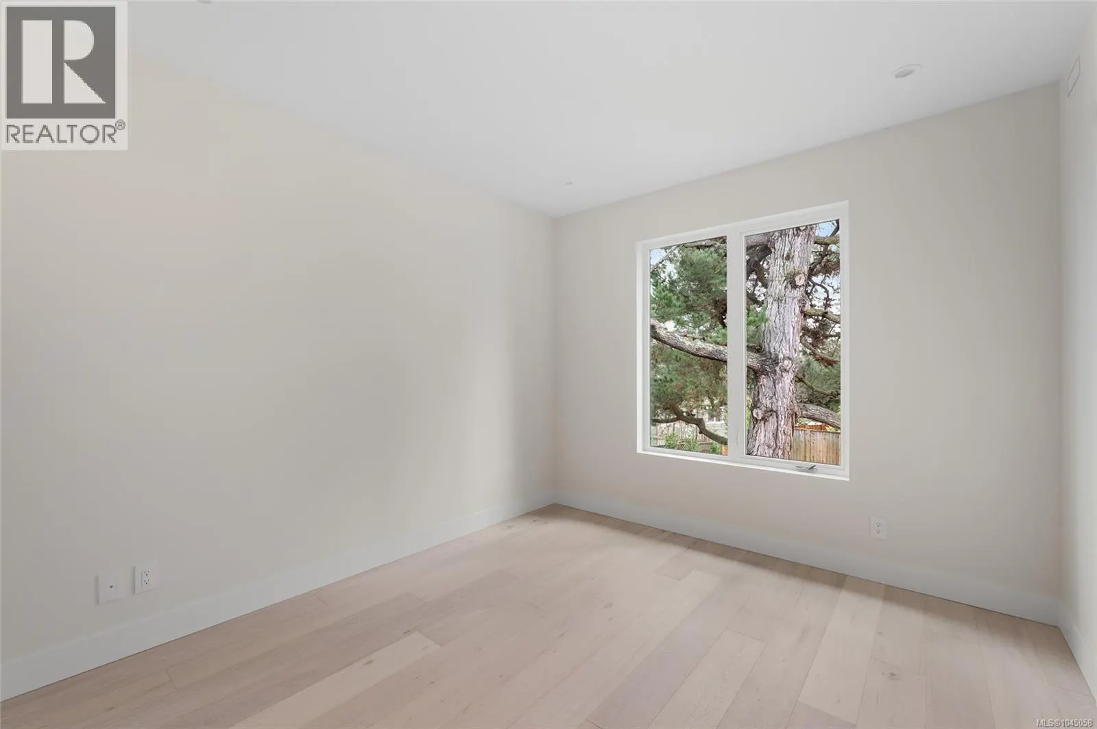 2293 Adela Pl