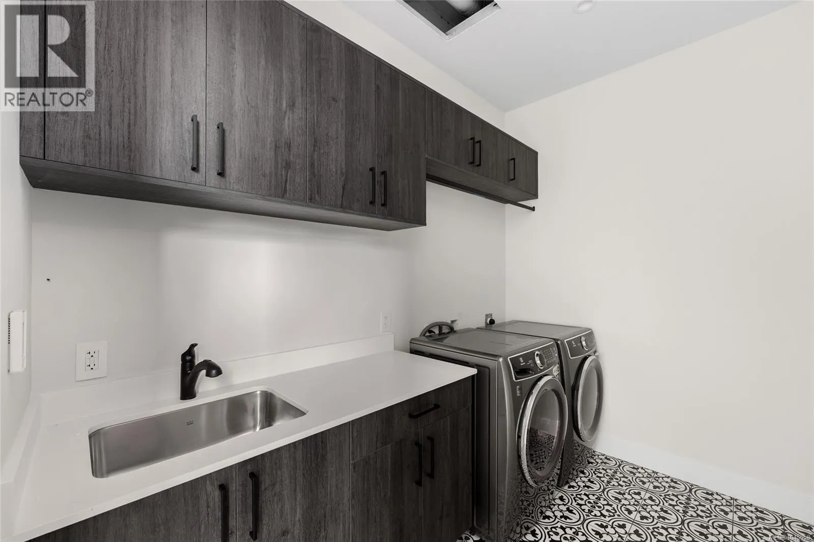 2293 Adela Pl