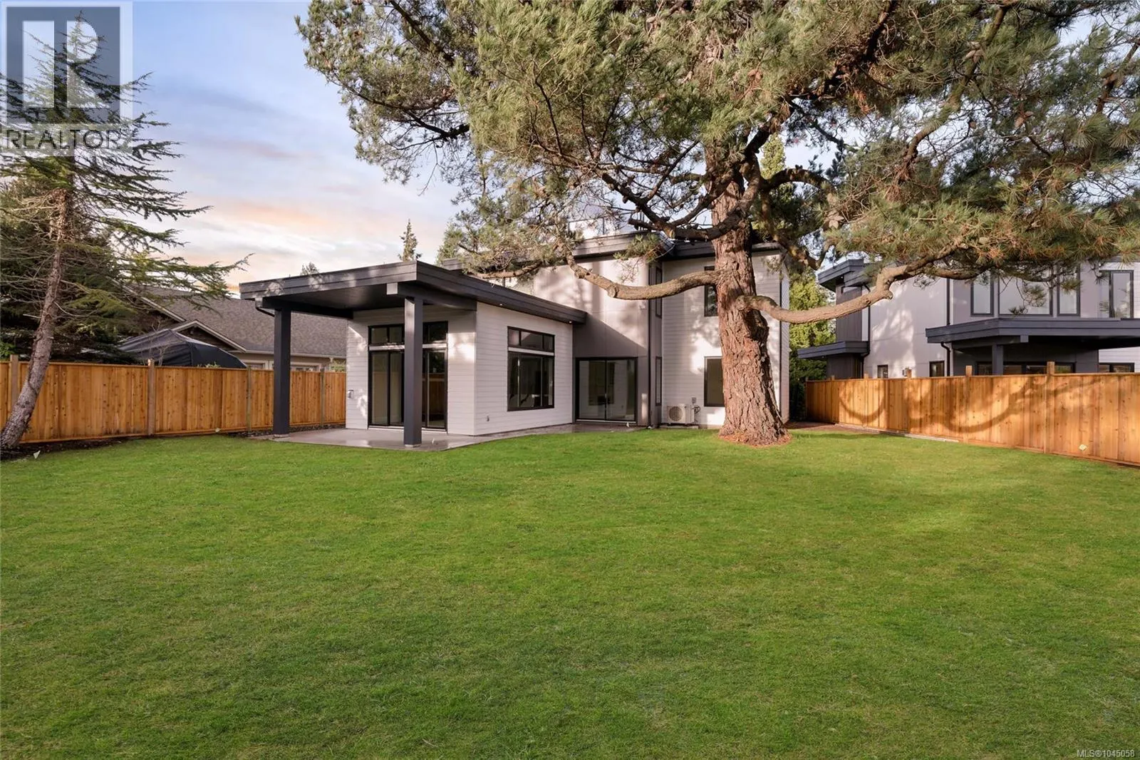 2293 Adela Pl