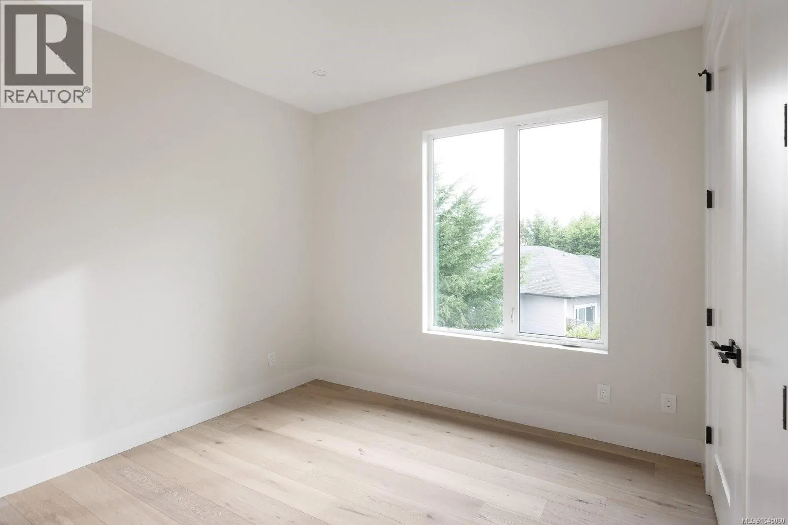 2295 Adela Pl