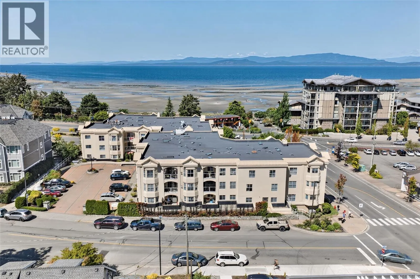 201 220 Island Hwy W