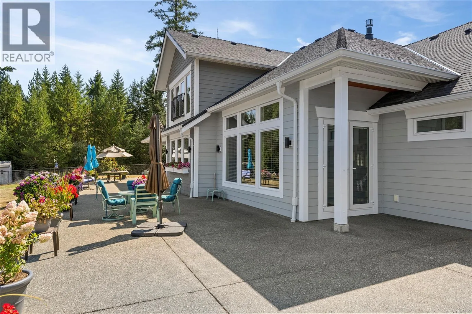 1045 Matuka Dr