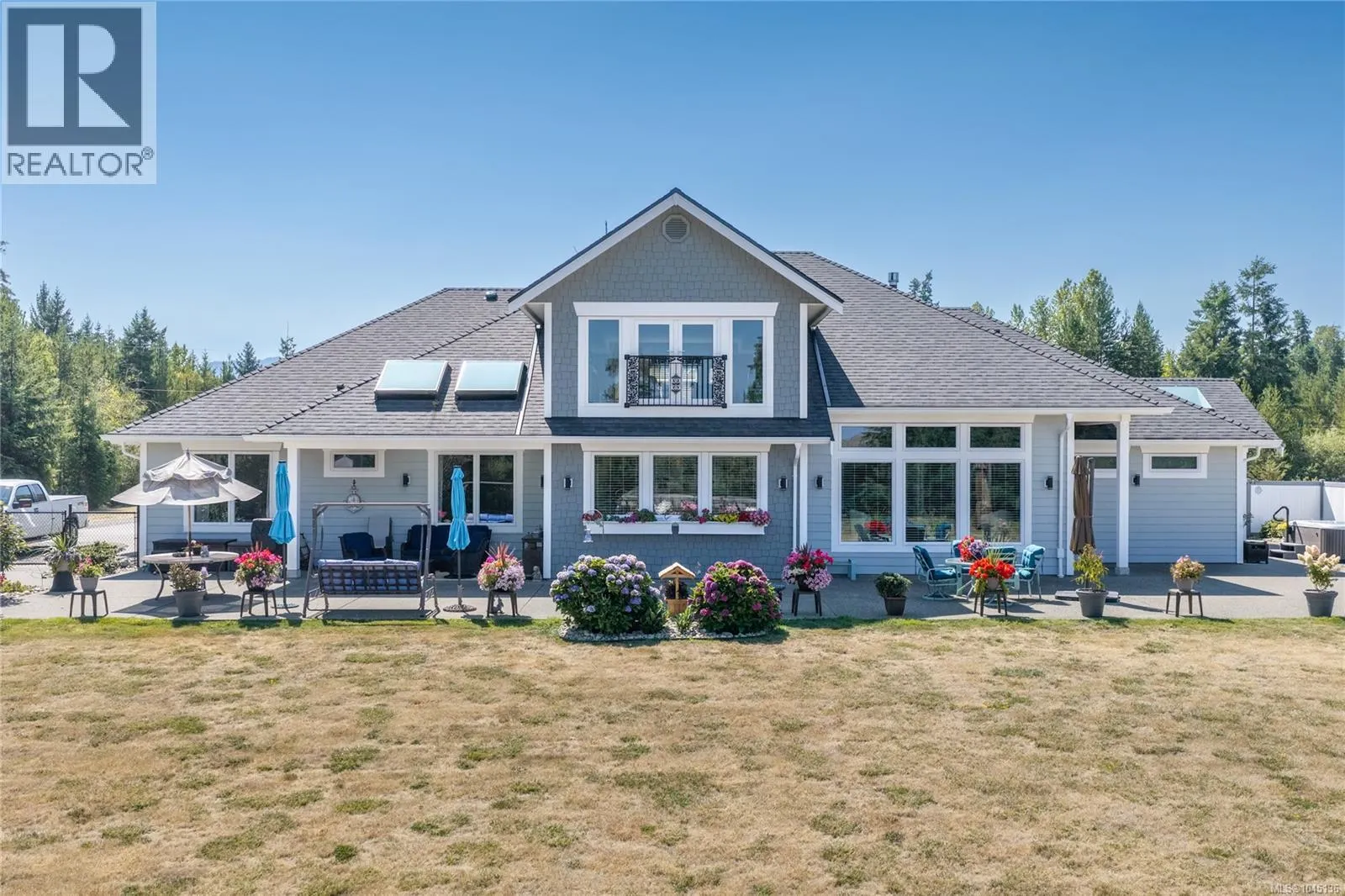 1045 Matuka Dr
