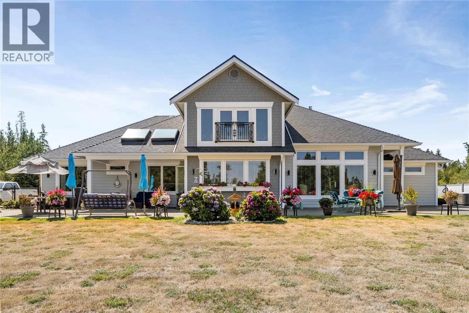 1045 Matuka Dr