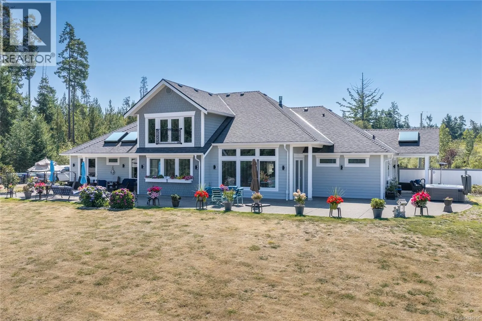 1045 Matuka Dr