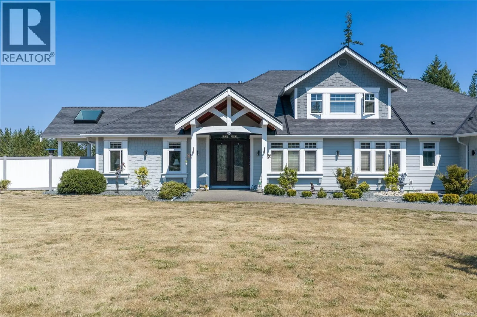 1045 Matuka Dr