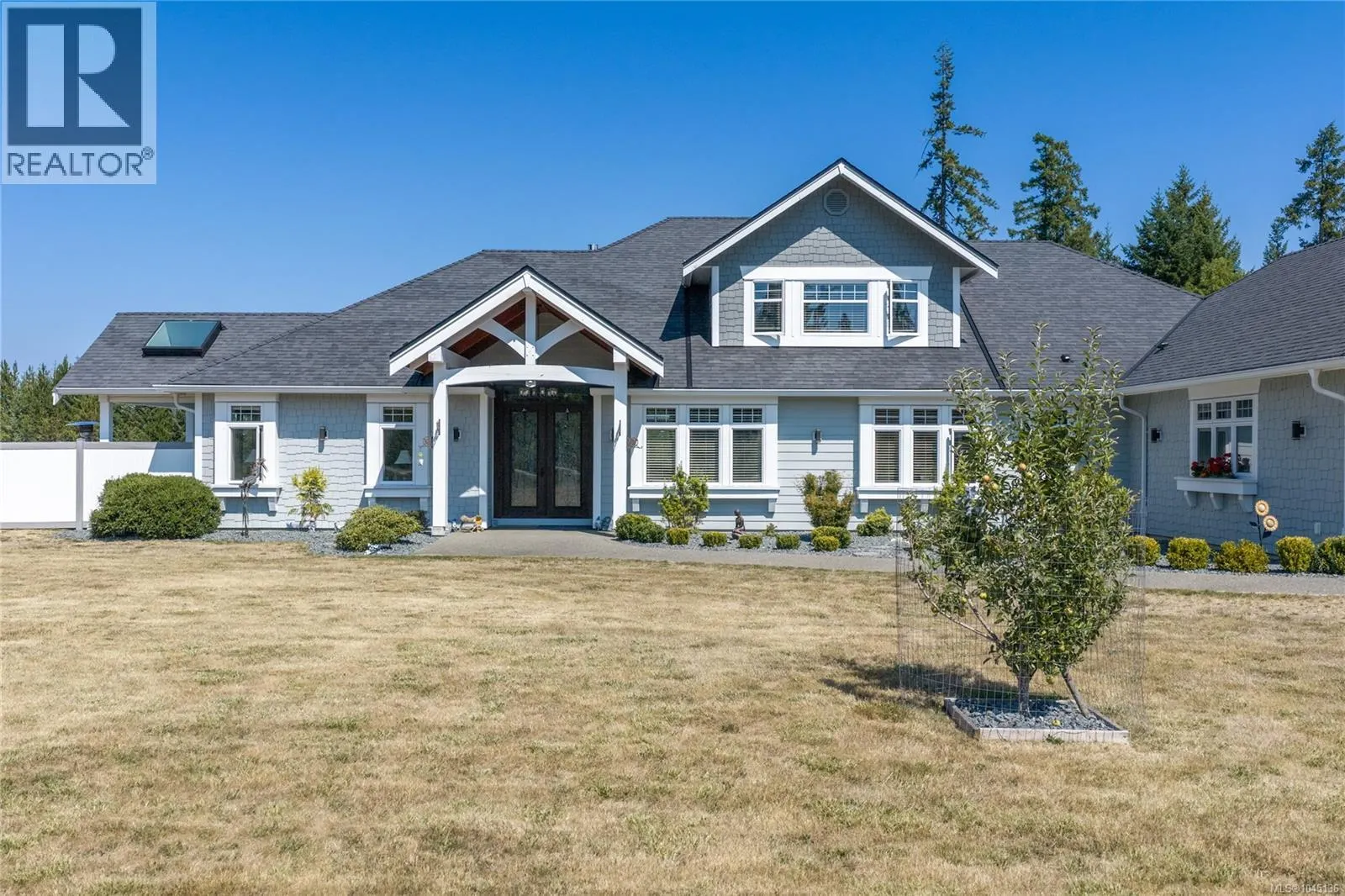 1045 Matuka Dr